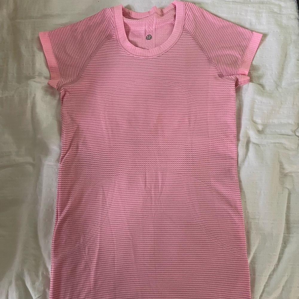Lulu Lemon 🍋 Swift Shirt Size 4